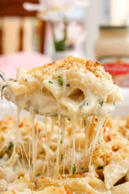 This Oven Baked Alfredo Pennoni Cheese Made With Ricotta Cheese And Fresh Basil Smoothie Recipes Healthy Breakfast Yummy Pasta Recipes Pasta Recipes Alfredo