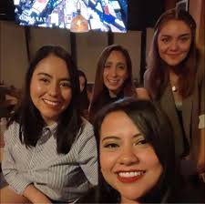 Estacionamientos, autolavados, caminos y carreteras, hechos de cajas de  cartón