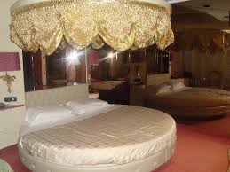 Letto tondo per una camera da letto moderna di grandi dimensioni. Il Letto Tondo Picture Of Motel K Casei Gerola Tripadvisor