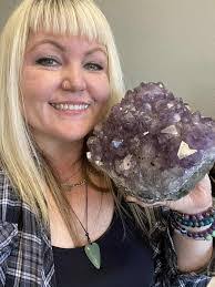 Ann Satchell's Instagram, Twitter & Facebook