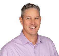 Introduction and photo sharing in a housing group