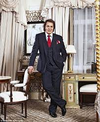 In his new episode of flashback friday, engelbert shares memories of living on st.george's hill golf course and being neighbors with john lennon and cliff. Engelbert Humperdinck Ehefrau Vermogen Grosse Tattoo Herkunft 2021 Taddlr
