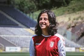 Esta menina, o treinador da equipa revelação, o treinador de voleibol e, principalmente, o de andebol. Dolores Da Praceta Aos Grandes Palcos Sporting Clube De Braga