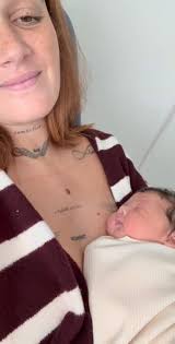 Carolina Deslandes já é mãe pela quarta vez! Veja o vídeo amoroso da  cantora com Sebastião - TV 7 Dias