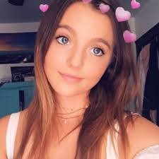 Savannah Bauer's Instagram, Twitter & Facebook