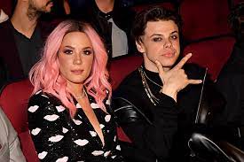 Global sensation and pop star halsey announced that she is expecting her first child! Halsey S Boyfriend Yungblud Opens Up About Being Sexually Fluid