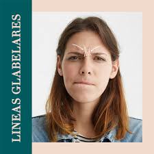 Las líneas glabelares son arrugas de expresión en la zona del entrecejo  (glabela) que se producen al fruncir el ceño. 🙄 . Sin embargo, a medida  que envejecemos, la piel se vuelve