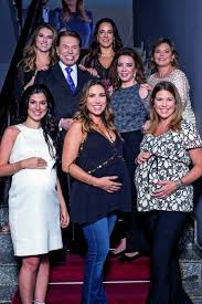 Cíntia e silvia que foi adotada. Silvio Santos Reune As Mulheres De Sua Vida Incluindo As Filhas Gravidas Ao Mesmo Tempo Coluna Retratos