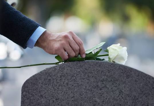 How to pay tribute to someone who has died. | My Tributes