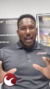 Justin Madewell's Instagram, Twitter & Facebook