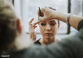 Download Premium Image Of Makeup Artist Applying Eyeshadow Onto Model How To Apply Eyeshadow Makeup Artist Makeup
