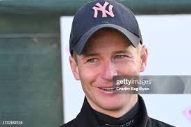 52 Photos & High Res Pictures