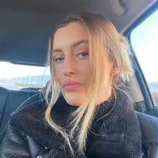 Sara Hecker (@sara_hecker)