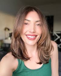 Thank you so much @1.800.amandahair for giving my hair new life today!! 💕✨  @theharborsalon