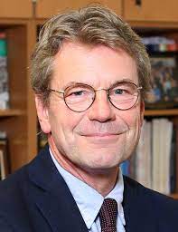 Carsten jens maschmeyer is a german billionaire businessman, investor, and panel member of the german reality television series die höhle de. Maschmeyer Georg Ecmm