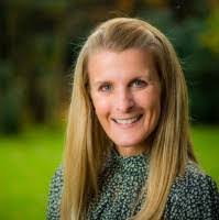 Sandra Tully's Instagram, Twitter & Facebook