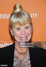 Kari Clark's Instagram, Twitter & Facebook