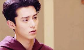 In total, the collection contains 34 иimages that you can install on the screen of a computer, phone or tablet. Dylan Wang Meteor Garden Gif