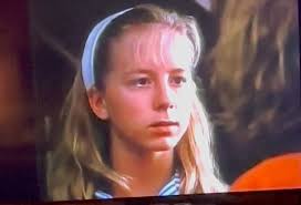 Ellie Nash is Cathleen from Degrassi Junior High 🫣 her dad is also in the  military and away all the time 🫨