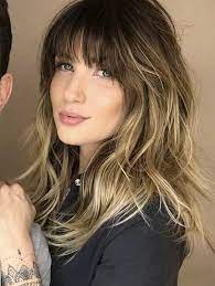Halb Langes Blondes Haar In Schichten Frisuren Frisuren Ideen Ideen Frisch Langhaar Brunette Blond Hair Styles Short Hair Balayage Long Hair Styles
