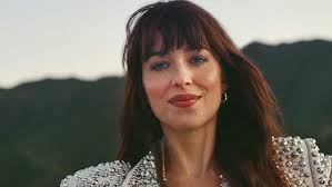 Dakota Johnson Tanggapi Klip Dirinya dan Johnny Depp yang Viral di  Persidangan: Kenapa Saya Terlibat Hal Ini?