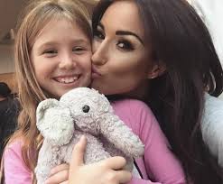 Fitspo mums who flaunt their post-baby bodies online to 'inspire women' get  slammed for fat-shaming