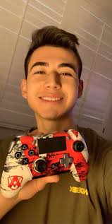 Anthony Motta (@AnthonyMotta13)