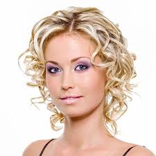 Mittellangefrisur234.jpg … schulter länge frisur mit locken … Mittellange Und Kurze Haare Mit Locken Bildergalerie