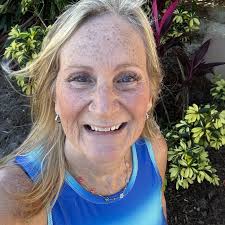 Be honest—how good is your dog at resisting temptation? 🍔🐕 Are they a  “wait for permission” pro or a “snatch and dash” expert?