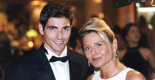Check spelling or type a new query. Reynaldo Gianecchini Admite Ter Se Odiado Como Protagonista De Lacos De Familia Tinha Tudo Para Dar Muito Errado Mais Novela