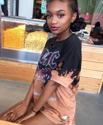 La fille de 15 ans. 150 Idees De 15 Ans En 2021 15 Ans S Habiller Beaux Bebes Noirs