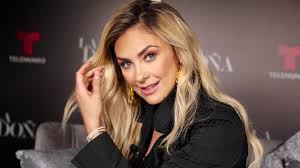 When she was chosen for the face of the year. Aracely Arambula Nunca Dira Nada Malo A Sus Hijos De Luis Miguel People En Espanol