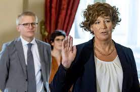 Последние твиты от petra de sutter (@pdsutter). Belgiens Vize Premierministerin Kam Als Mann Auf Die Welt In Belgien Ist Petra De Sutter Einfach Petra De Sutter Politik Stuttgarter Zeitung