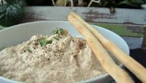 Genialer Lachsaufstrich Mit Frischkase Chilirosen In 2020 Thunfisch Dip Lachsaufstrich Thunfisch