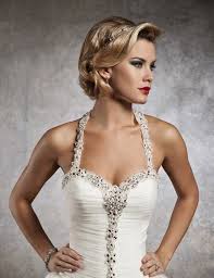 Jucausa, dezinvolta si activa, o mireasa cu parul mediu are o gramada de avantaje in ceea ce priveste coafura de nunta: Coafuri Mireasa Coafura Mireasa Pentru Par Scurt Http Bestpopularhairstyles Com Wedding Hairstyles For Short Hair Ideas Facebook