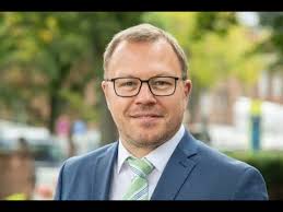 Transportation Decarbonization Pathways Assessment Through Metropolitan  Area Simulation