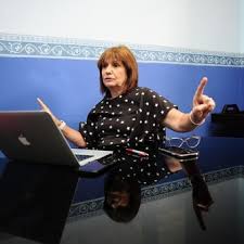 Alberto fernández demanda a patricia bullrich por 100 millones de pesos por difamaciones el 18 de junio fracasó la mediación entre ambos por los dichos de la jefa del pro según los cuales el gobierno reclamó retornos a cambio de que llegue al país la vacuna del laboratorio pfizer. Patricia Bullrich Si Hay Paso No Se Atenta Contra La Unidad De Juntos Por El Cambio