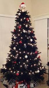 But before you decorate your christmas tree, you have to choose a christmas tree that matches the empty space in your house. 22 Unique Black Christmas Tree Decor Ideas Digsdigs