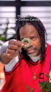 Now this fruit is a vibe!! They say this fruit taste like cotton candy and  I wanted to find out. As anyone else? Tried Guamuchiles? Also known as  Manila Tamarind.