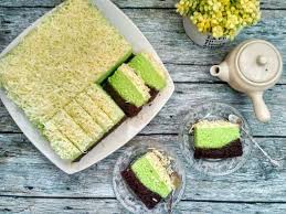 Beri ¼ sendok teh garam dan masak hingga teksturnya empuk. Resep Bolu Kukus Ketan Hitam Lapis Pandan Womantalk