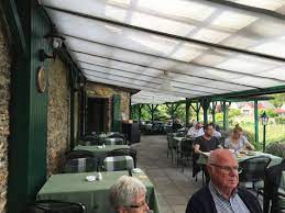 Jahrhundert mit seiner terrasse laden zum verweilen ein. Blick Von Der Terrasse Bild Von Weinstube Gelbes Haus Eltville Am Rhein Tripadvisor