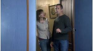 Retrouvez toute l'actualité internationale et les décryptages famille d'accueil à lire et à revoir en replay sur france 24. Famille D Accueil Replay Revoir En Streaming Votre Programme Tv