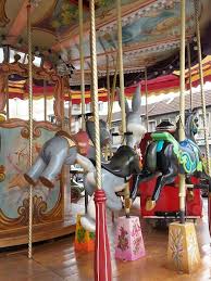 Carrousel Mairie Des Lilas Paris Carousel Horses Carousel Merry Go Round