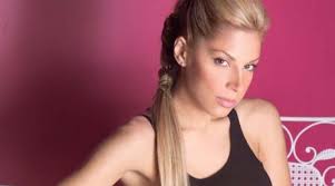 Ήρθαν τα χριστούγεννα για την μαριάντα πιερίδη! Marianta Pieridh Paraligo To Aytokinhto Ths Na Kanei Ftera Fwto Irafina