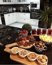 تقديمآتي وسفر طعام للاستفاده On Instagram يامساء الورد كيفكم جميعا قولولنا وش اكثر شيء شد انتبااهك بالتقديم Tea Party Food Food Desserts