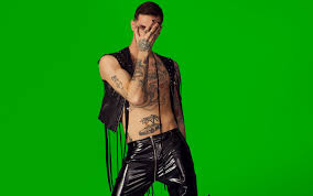 La passione per l'intreccio tra moda, musica e arte, il cantante romano l'ha sempre avuta. Chi E Lo Stilista Di Achille Lauro Sanremo 2021 Abiti E Look Dei Quadri Chiechiera It