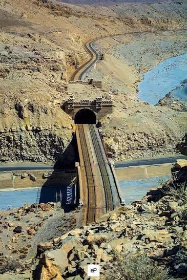 Picturesque A breathtaking view of the iconic Bolan Pass (Sibi - Quetta Section) 📍Cascade Tunnel, Bolan Pass, Balochistan🇵🇰 ©️Rail Eyeshot📸 #BeautyWithPakistanRailways #Bolan #Cascade #Nature #Highway #Pakistan #explore #discover #adventure #journey