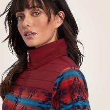 Dee Kraft's Instagram, Twitter & Facebook