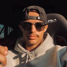 Who does maintenance car washes once or twice a month? I don't like to go  through auto car washes. ￼