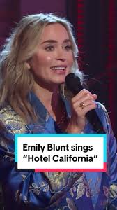 Another slay! #emilyblunt #karaoke #karaoketiktok #sing #singing #singer  #kellyclarkson #kellyclarksonshow #fy #thefallguy #thefallguymovie